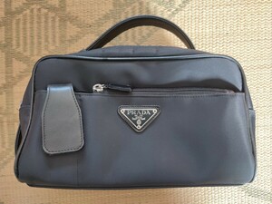 PRADA プラダ ポーチ ナイロン 小物入れ　黒　ブラック