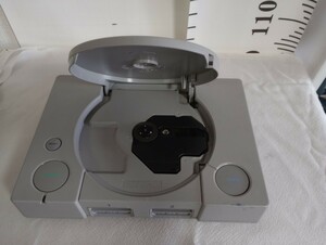 ☆プレステ1 本体のみ（フタがうまく閉まりません） SONY PlayStation　返品可　中古　送料着払い　茨城より発送