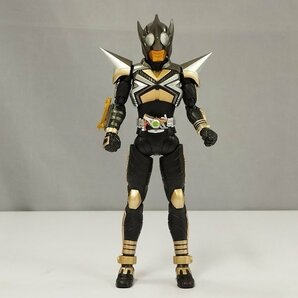 mN138a [人気] S.H.Figuarts 真骨彫製法 仮面ライダーパンチホッパー / 仮面ライダーカブト | Mの画像3