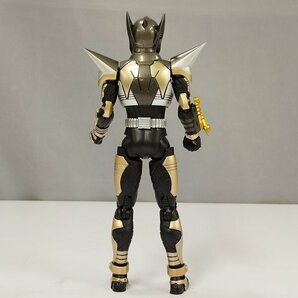 mN138a [人気] S.H.Figuarts 真骨彫製法 仮面ライダーパンチホッパー / 仮面ライダーカブト | Mの画像5