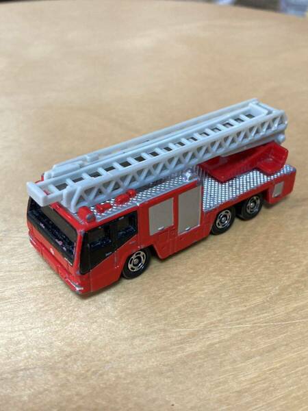 【送料込】トミカ はしご消防車　HINO FIRE TRUCK