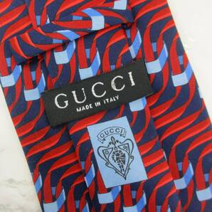  【美品】GUCCI／グッチブランドネクタイ イタリア製 ダークネイビー地／ワインレッドウエーブ柄 ２本以上ご購入で送料無料S321の画像2