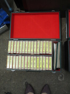 8トラ カラオケカセットテープ 30本　ケース付き　　（中2）