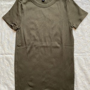 UNIQLO ユニクロ『スーピマコットンクルーネックT』オリーブM 新品同様 半袖リブTシャツの画像1