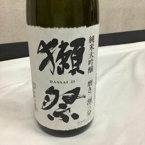 未開栓 獺祭 純米大吟醸 磨き二割三分 日本酒 山口県 DASSAI だっさい 1800ml 一升瓶 木箱つき [k8282-y235]の画像2