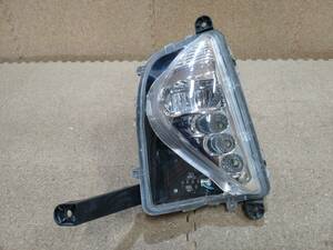 【良品】トヨタ プリウス ZVW50 ZVW51 ZVW55 50系 前期 左フォグランプ LED KOITO コイト 47-83 81220-47030【R6-1611B-K】