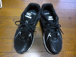 即決・送料込★NIKE ナイキ★美品・幅広タイプメッシュランニング DOWNSHIFTER 3 ダウンシフター 3 WIDE 429747-005★黒ｘ銀 US9.5(27.5cm)