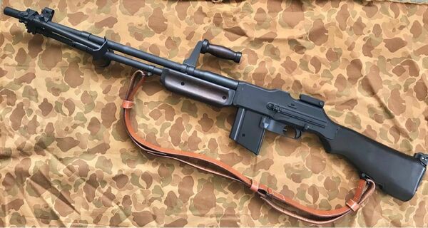 S&TブローニングM1918A2（BAR）電動ガン　リアルウッド・革スリング付