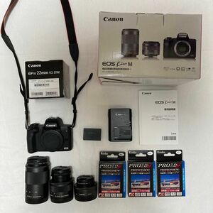 Canon EOS Kiss M（ブラック）本体とダブルズームキット、単焦点レンズ