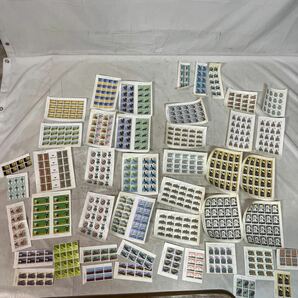 【ジャンク品】②60円切手が339枚。62円切手が104枚。合計26.788円の画像1