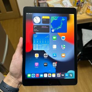 iPad 第7世代 32GB Wi-Fi スペースグレイ バッテリー93%