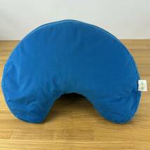 ec423 美品 展示品 ディスプレイ Yogibo ヨギボー ムーンピロー ブルー 青 枕 睡眠 ポリエステル58% コットン31% ポリウレタン11%_画像4