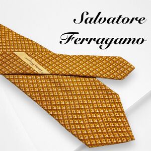 ◆тем красивые товары с подарочной коробкой! Salvatore Ferragamo галстук желтый рисунок