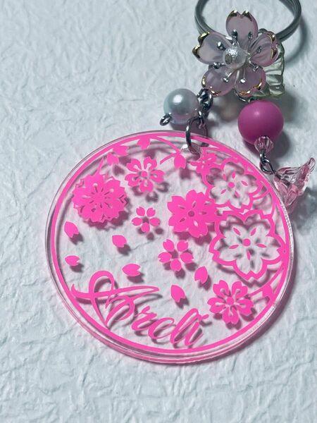 桜キーホルダー　栄光ピンク　キーホルダー　アクリルキーホルダー　ビーズキーホルダー　桜 ピンク ハンドメイド