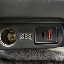 ハイエース　200系　シガライター　USB USB-C　増設　変換　スマホ充電_画像3