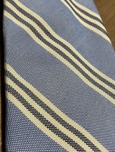 Brooks Brothers 未使用のブルックブラザーズのタイ。 春、夏らしいライトブルーのレジメンタルタイ、美品、_画像7