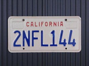ナンバープレート【カリフォルニア州】アメリカ　ヴィンテージ　ガレージ　陸運局払い下げ　E-23