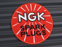 送料\84【NGK SPARK PLUGS】※《アイロン刺繍ワッペン・丸型》　アメリカン雑貨　刺繍ワッペン　アイロンワッペン_画像1