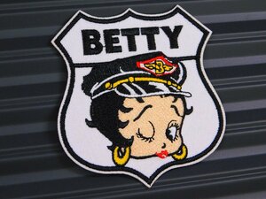 送料\84【Betty Boop・ベティちゃん⑥】※《アイロン刺繍ワッペン》　アメリカン雑貨　刺繍ワッペン　アイロンワッペン