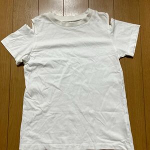 肩あき TシャツGU