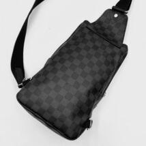 1円【極美品】LOUIS VUITTON ルイヴィトン アヴェニュー ダミエ グラフィット メンズ ボディバッグ ショルダー 斜め掛け PVC×レザー 黒色_画像2