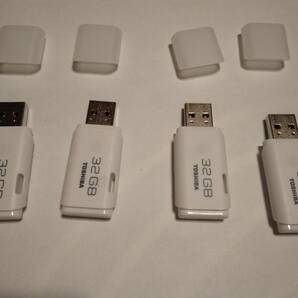 USED品 TOSHIBA製 USBメモリ ３２GB ４本セットの画像2