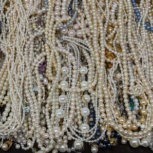 【1円～】大量 パールアクセサリーまとめ 計約15kg ネックレス ブローチ ブレスレット ピアス イヤリング 真珠 フェイクパールの画像8