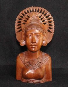 [j114]木彫り　彫刻　置物　女性像　裸婦像　25cm　アジア