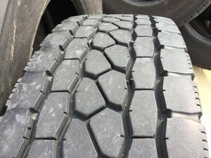 R625 ★11R22.5 16PR BRIDGESTONE M801 2022年製の1本タイヤでの出品です。★領収書可★送料無料です★