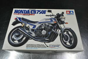 Qm595 絶版 1995年製 Tamiya 1:12 Honda CB750F Custom Tuned パーツ 部品取り 旧キット 稀少 60サイズ