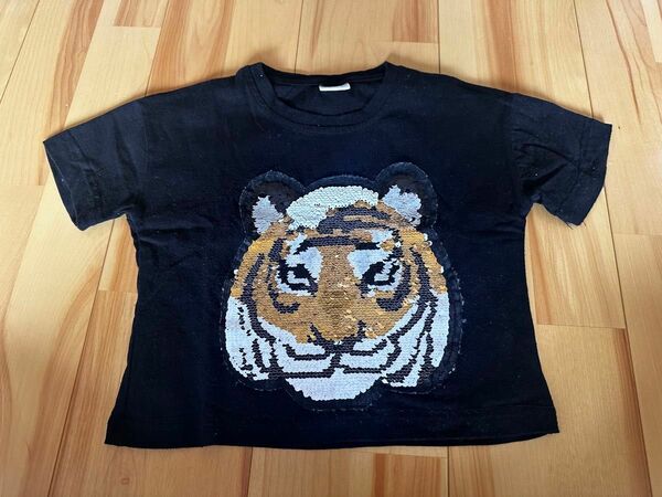 【スパンコール】中古品 トラ&パンダのTシャツ 90