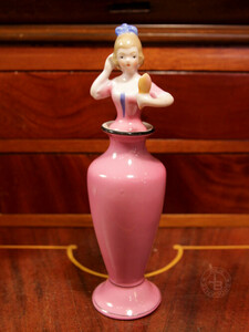 アンティーク　陶磁器　フィギュリン　手鏡を持つ女性像　香水 瓶