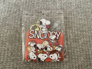 スヌーピー　パスケース　定期入れ　リール付き SNOOPY