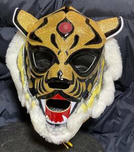  Tiger Mask . attaching 