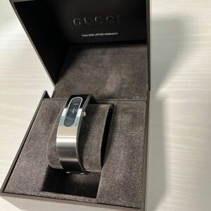  наручные часы Gucci GUCCI 2400S прекрасный товар батарейка заменена 