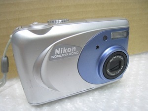 IW-7426S　Nikon デジタルカメラ COOLPIX2000 E2000