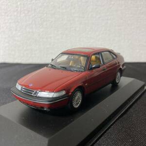 1/43 ミニチャンプス サーブ　900 サルーン　SAAB レッド