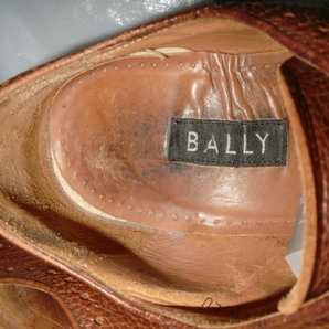 ★伊製 BALLY メダリオンウイングチップ イタリア製バリー ウイングチップレザーシューズ シボ加工レザー ブラウンの画像6