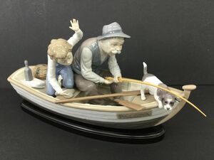 ●営SR070-100　 LLADRO リヤドロ おじいちゃんと魚釣り 5215 フィギュリン 土台付き 陶器 人形 アンティーク 工芸品