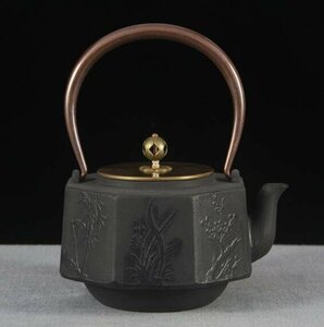 . sale! tea . hand carving iron . iron ... iron .. not yet painting iron kettle tea utensils 1.2L