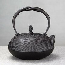 入手困難☆大容量鉄瓶 提梁壺★新品 茶道具対応 鉄やかん 鉄分補給 鉄びん 1600ml_画像1