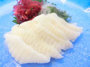 o sushi shop san also very popular! flatfish en side slice ending . sashimi for 1P20 sheets entering.!