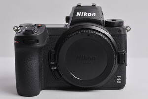 ☆注目美品☆ Nikon ニコン Z6Ⅱ ボディ 保護用のスモールリグ付き ☆送料無料☆ 　　