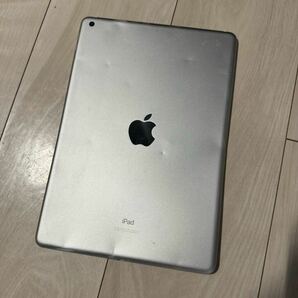 Apple iPad 第8世代 128GB シルバー Wi-Fi ジャンク 1円スタート！の画像2