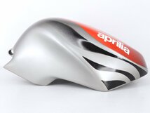 140【評価A】 aprilia アプリリア RS50 系 フューエル ガソリン タンク カバー DIS. 103054 銀赤 グレー レッド カラー_画像5