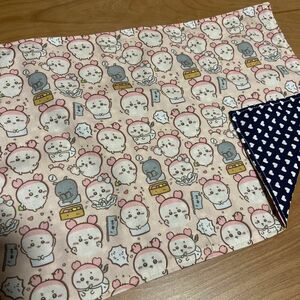 ★2点★ 234,168 ちいかわ　かにちゃん　古本屋　ランチョンマット　25×35