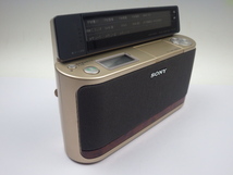 57【S.R】完動品 綺麗 SONY ソニー AM/FM PLLシンセサイザー ポータブル ラジオ ICF-A101 香川発_画像8