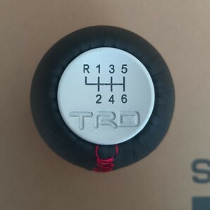 トヨタ シフトノブ 6MT レザー TＲＤロゴ アルミプレート レッドステッチ  M12 1.25 新品未使用品 TOYOTA 6パターン ８６等に の画像1