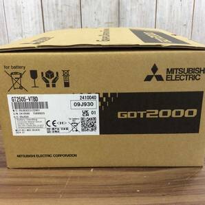 【AH-05714】未使用品 MITSUBISHI 三菱電機 GOT2000 表示器 タッチパネル 5.7型 TFTカラー液晶 GT2505-VTBD 2024年製の画像1