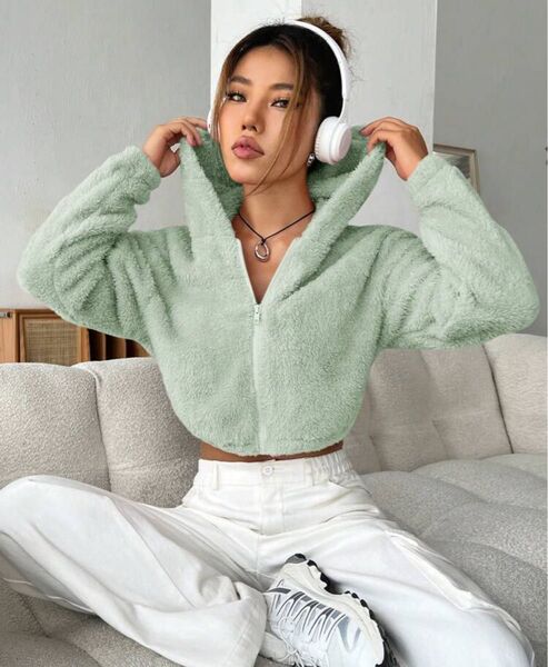 【新品】shein ふわふわ パーカー